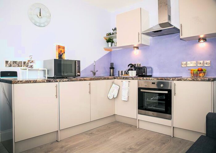 3 Bedroom Apartment To Rent In South Cliff Avenue, Eastbourne, BN20