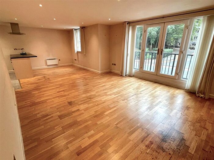 3 Bedroom Flat For Sale In Damside Street, Lancaster, Lancashire, LA1