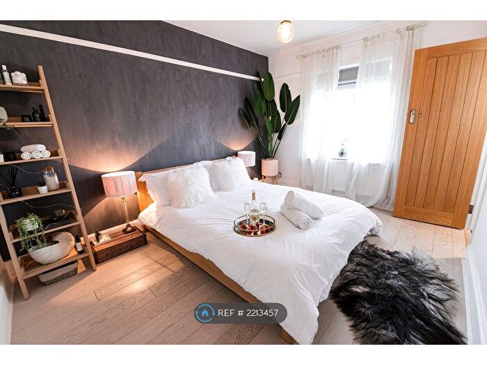 2 Bedroom Detached House To Rent In Buckland Road, Poole, BH12