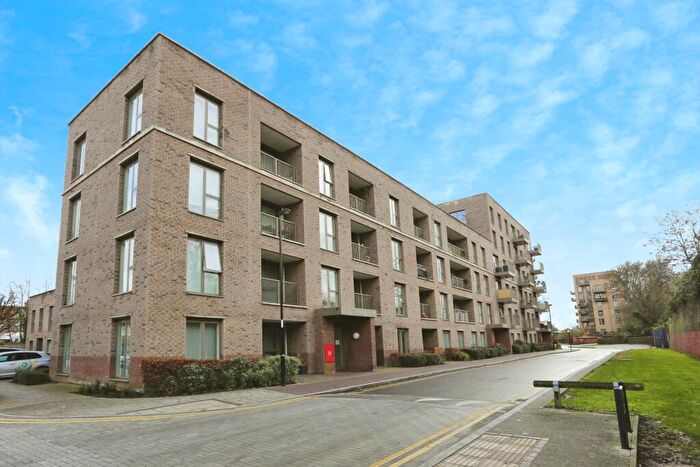 2 Bedroom Flat For Sale In Adenmore Road, London, London, SE6