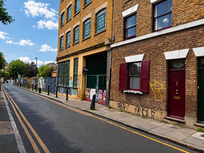 2 Bedroom Apartment To Rent In Woodseer Street, London, E1