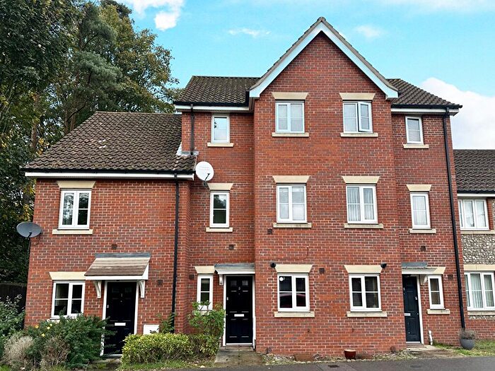 3 Bedroom Town House To Rent In Evergreen Way, Mildenhall, Bury St. Edmunds, IP28