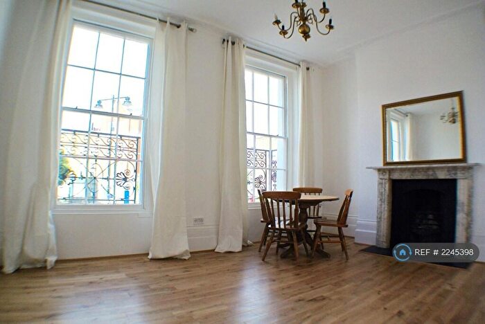 3 Bedroom Flat To Rent In Angel, London, N1