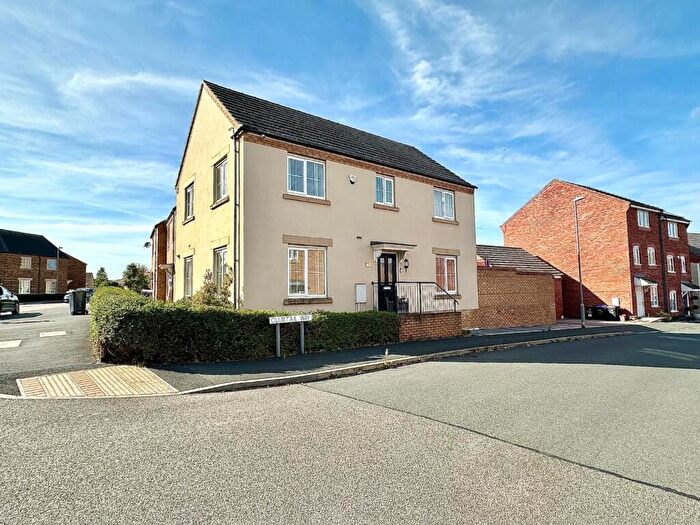 4 Bedroom Detached House For Sale In Clubtail Way, Pineham Village, Northampton, NN4