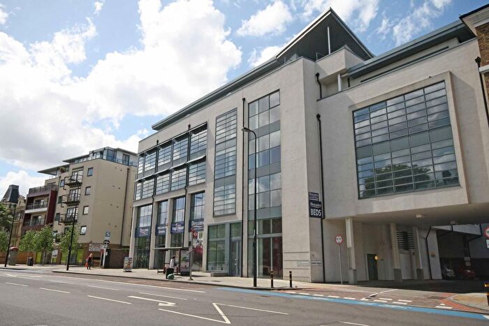 1 Bedroom Flat To Rent In Clapham Road, Clapham, SW9