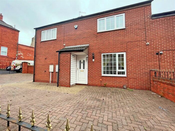 4 Bedroom Semi-Detached House To Rent In Nottingham Road, New Basford, Nottingham, NG7