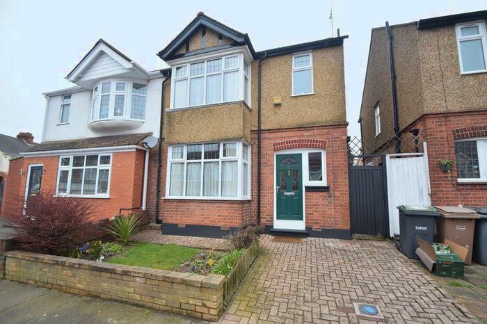 3 Bedroom Semi-Detached House To Rent In Devon Road, Luton, LU2