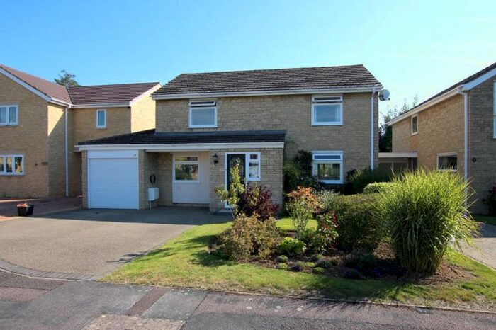 3 Bedroom Detached House For Sale In Webbs Way, Kidlington, OX5