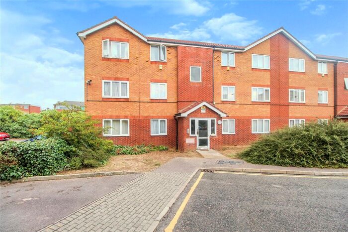 1 Bedroom Flat To Rent In Carpenters Court, Lewis Way, Dagenham, RM10