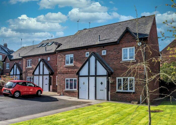 2 Bedroom House To Rent In Eastgate, Macclesfield, SK10