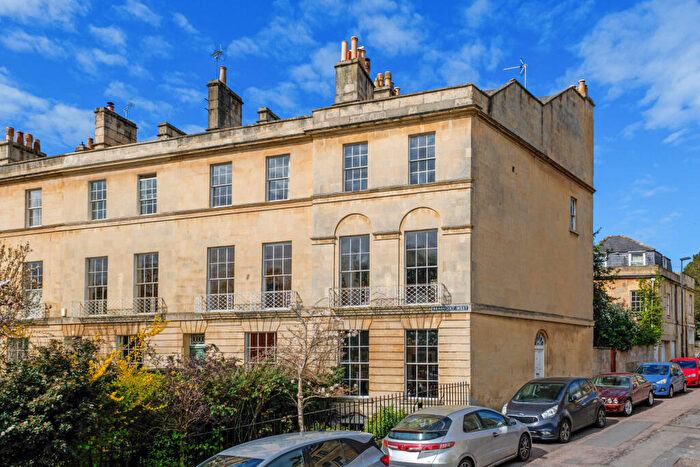 5 Bedroom End Of Terrace House For Sale In Beaufort West, Bath, BA1