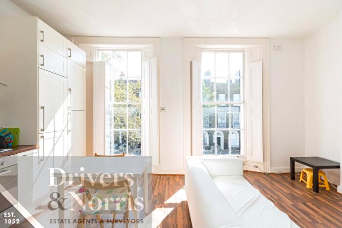 1 Bedroom Apartment To Rent In Amwell Street, Farringdon, London, EC1R
