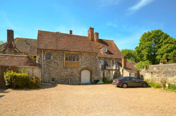 2 Bedroom Flat To Rent In The Chantry, Canon Lane, Chichester, PO19