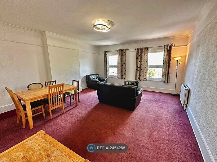 4 Bedroom Flat To Rent In Peckham Rye, London, SE15