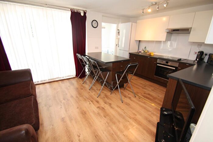 4 Bedroom Property To Rent In Clyde Gardens, Bath, BA2