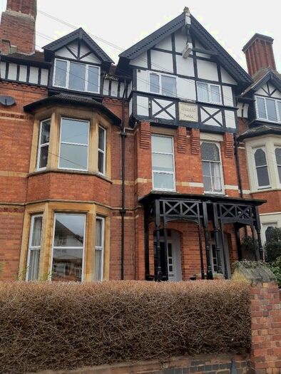 2 Bedroom Flat To Rent In Heath Terrace, Leamington Spa, CV32