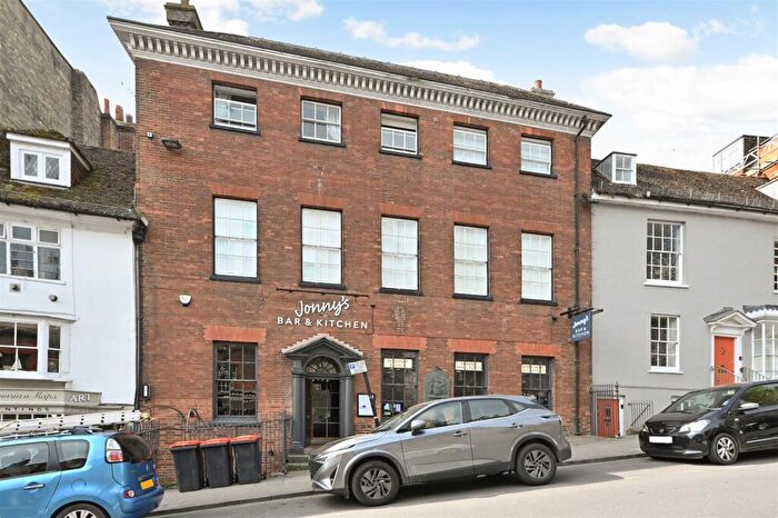 1 Bedroom Flat To Rent In High Street, Arundel, BN18
