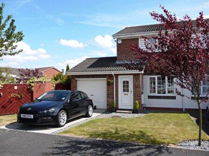 2 Bedroom Semi-Detached House To Rent In Brackenbeds Close, Pelton, Chester Le Street, Durham, DH2