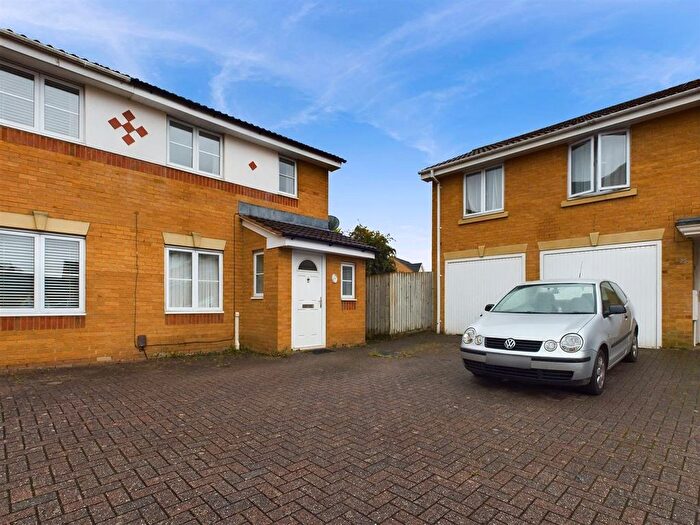 2 Bedroom Detached House To Rent In Corinum Close, Emersons Green, Bristol, BS16