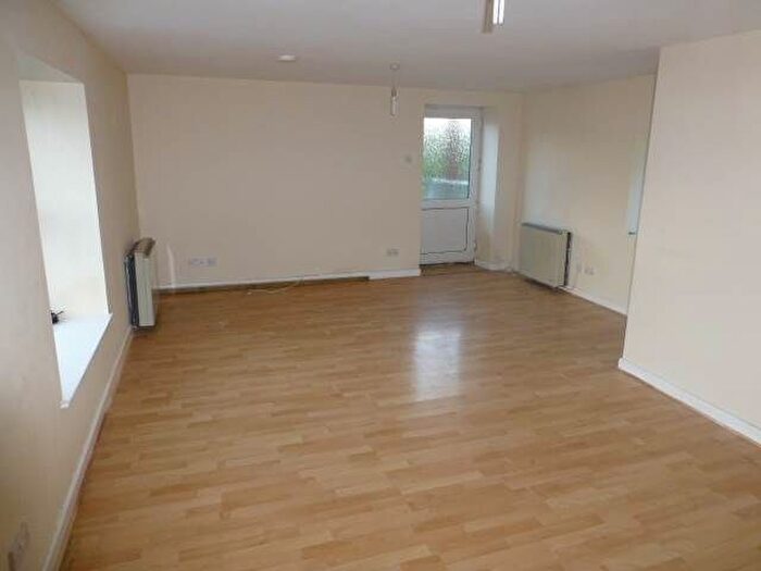 1 Bedroom Flat To Rent In Pentre Road, St Clears, Carmarthenshire, SA33