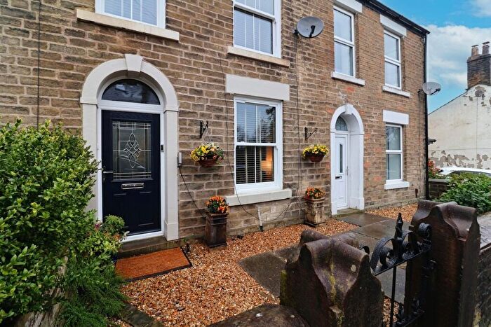 2 Bedroom Terraced House For Sale In Simmondley Lane, Glossop, SK13
