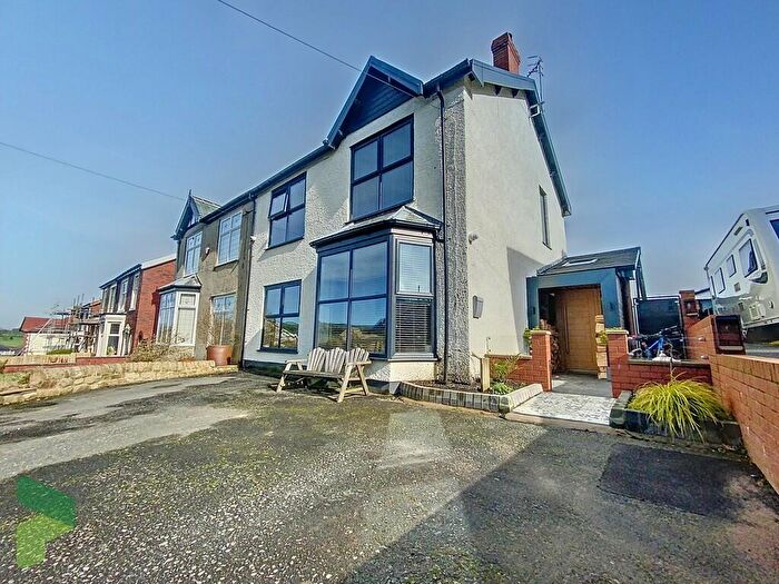 4 Bedroom Semi Detached House For Sale In Sunnyhurst Lane, Darwen, BB3