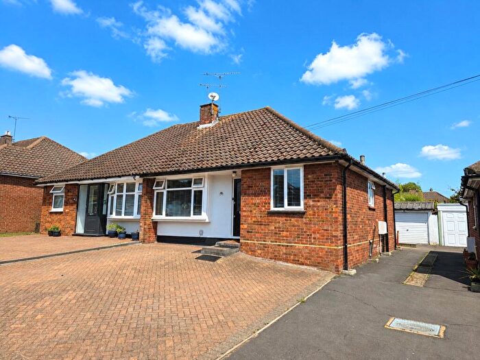 2 Bedroom Bungalow For Sale In Hunts Mead, Billericay, Essex, CM12