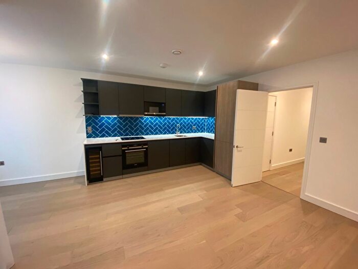 2 Bedroom Flat To Rent In Shoreditch, Rosewood Building, Gorsuch Place, London, E2