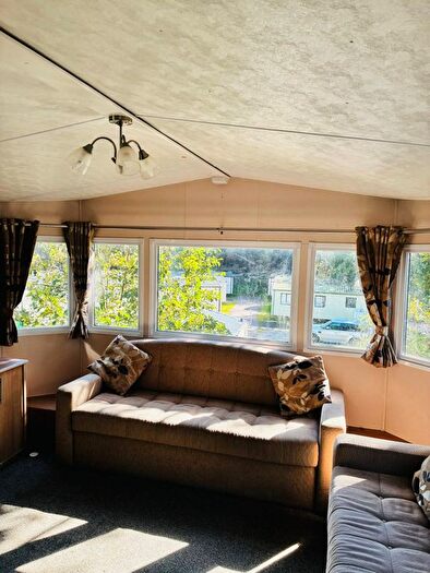 3 Bedroom Mobile/park Home For Sale In Higher Road, Longridge, PR3