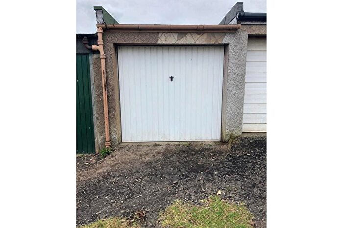 Garage / Parking To Rent In Oxgangs Farm Drive, Edinburgh, EH13