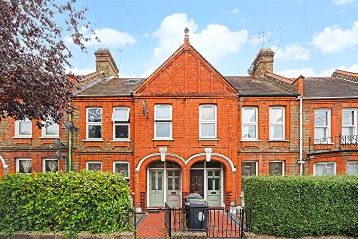 2 Bedroom Apartment To Rent In Diana Road, London, E17