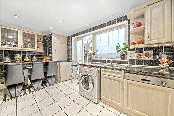4 Bedroom End Terrace House For Sale In Cornwall Road, London, N15