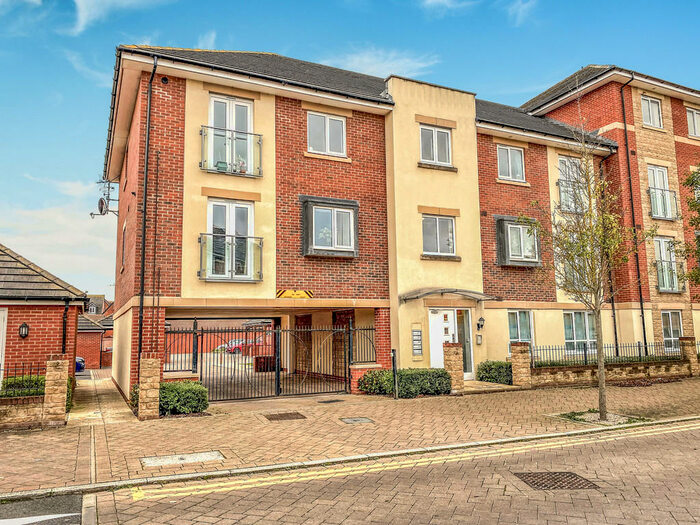 2 Bedroom Apartment To Rent In Whitebeam Court, Didcot, OX11