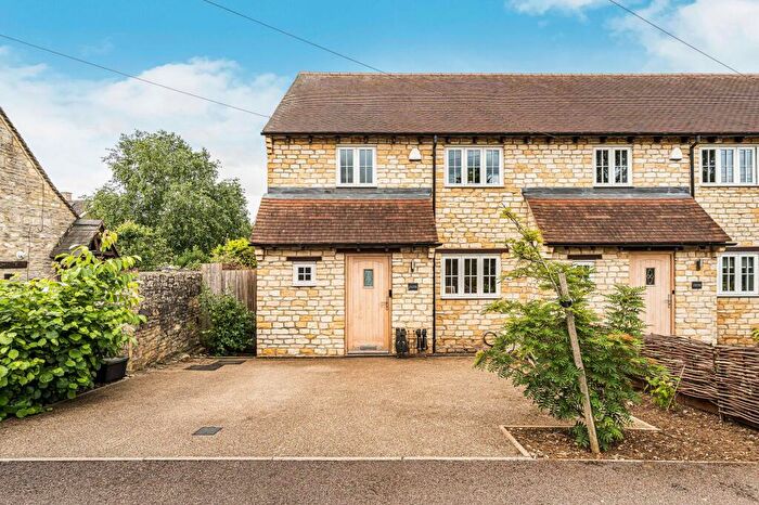 3 Bedroom End Of Terrace House For Sale In Nethercote Road, Tackley, OX5