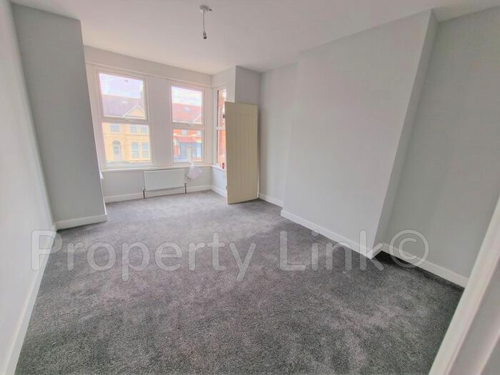 2 Bedroom Flat To Rent In Aberdour Road, Goodmayes, Ilford, IG3