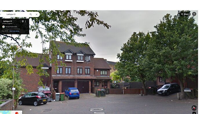 4 Bedroom Town House To Rent In Larkspur Close, London, E6