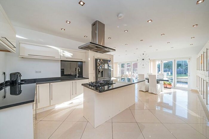 6 Bedroom Property For Sale In Bassett Gardens, Isleworth, TW7