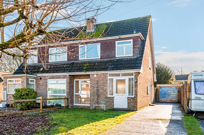 3 Bedroom House To Rent In Tennyson Close, Warminster, BA12