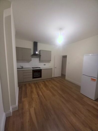 3 Bedroom Flat To Rent In Marvels Lane, London, SE12