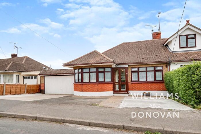 2 Bedroom Semi-Detached Bungalow To Rent In Broad Walk, Hockley, SS5