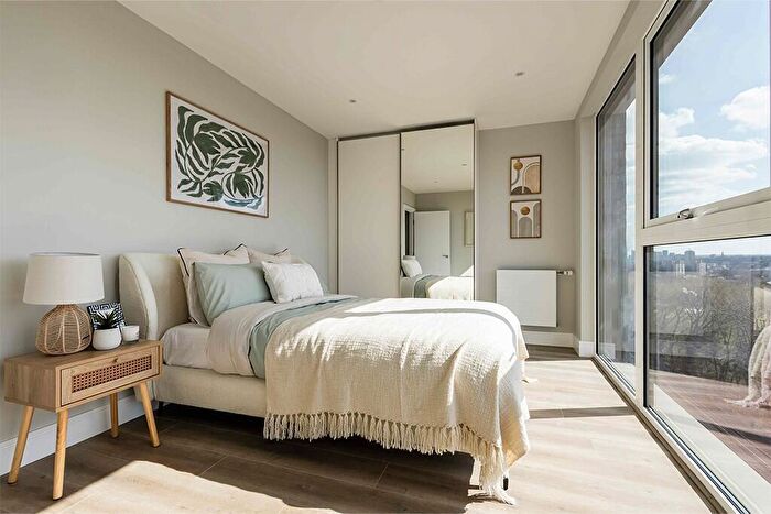 1 Bedroom Apartment For Sale In Grinstead Road, Deptford, SE8