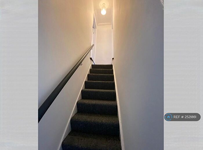 2 Bedroom End Of Terrace House To Rent In Highgrove Terrace, Reading, RG1