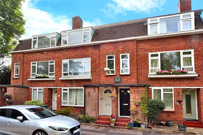 2 Bedroom Maisonette For Sale In Cheyne Court, Park Road, Banstead, Surrey, SM7