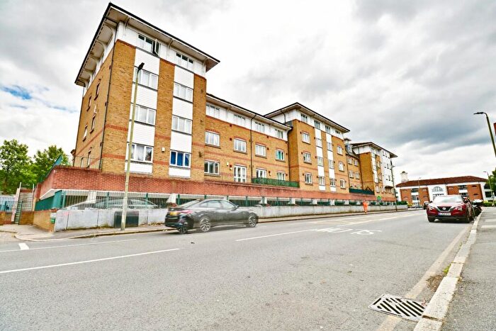 2 Bedroom Apartment To Rent In Gainsborough Court, Homesdale Road, Bromley, Kent, BR2