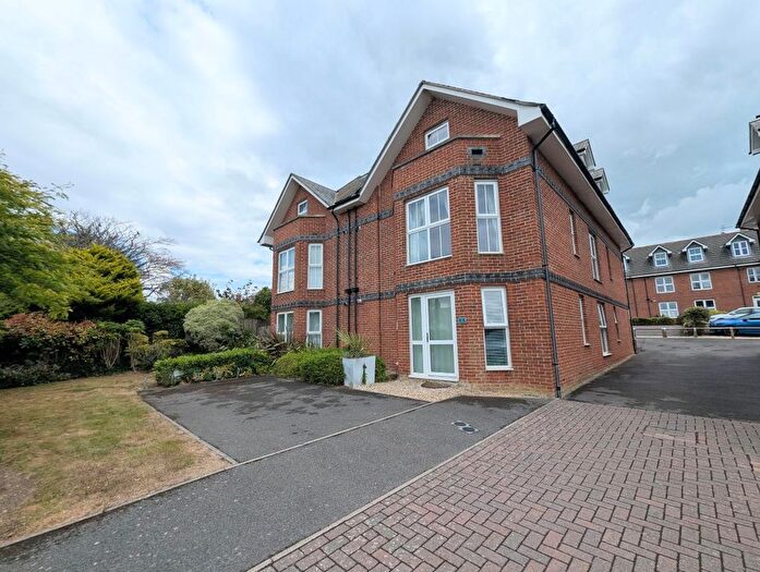 2 Bedroom Flat For Sale In Flat, Dorchester Road, Weymouth, Dorset, DT3