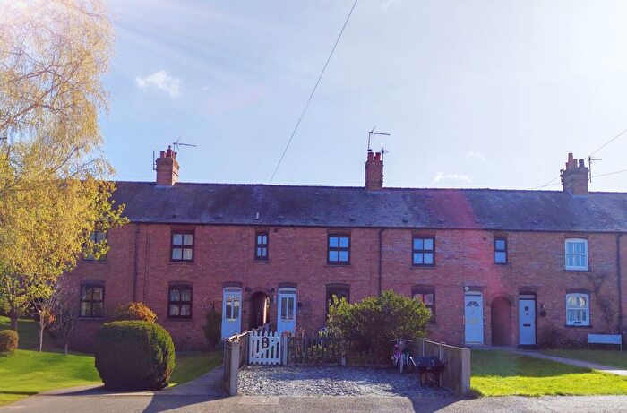 3 Bedroom Terraced House For Sale In Bluestone Cresent, South Creake, NR21