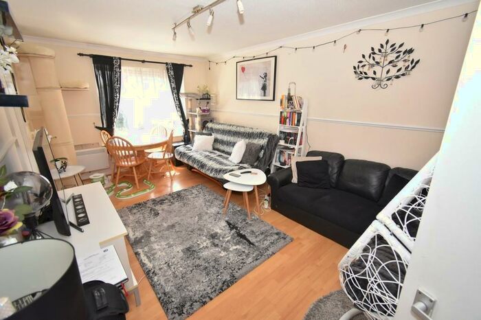 1 Bedroom Flat To Rent In Crusoe Road, Mitcham, CR4