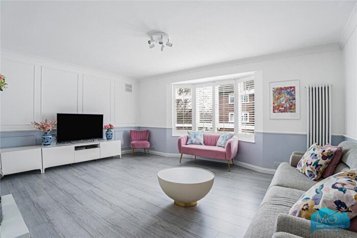 3 Bedroom Apartment For Sale In Albert Close, London, N22