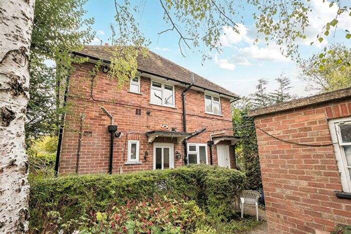 1 Bedroom Flat To Rent In School Road, Hurst, RG10