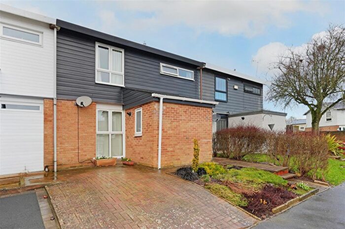 3 Bedroom Terraced House For Sale In Lingfoot Drive, Sheffield, S8